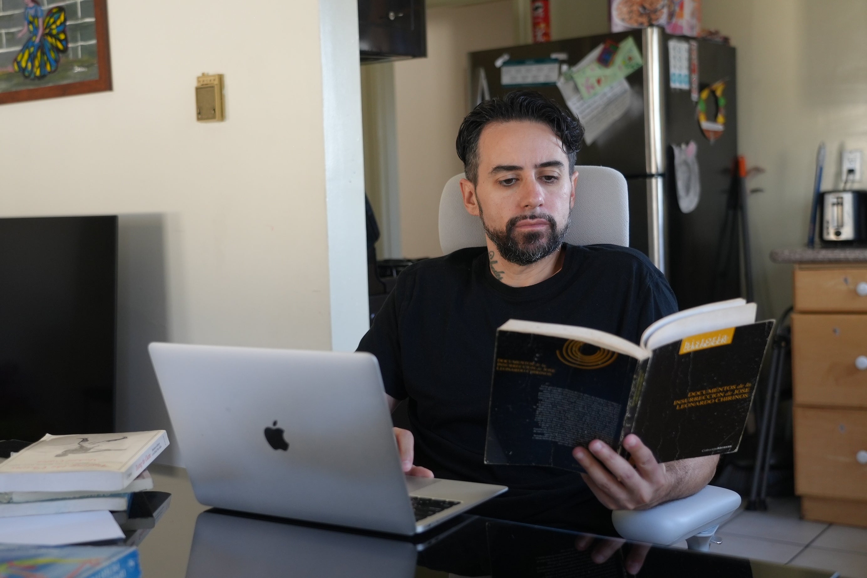 Why Sitting All Day Causes Back Pain (Even in “Good” Chairs)